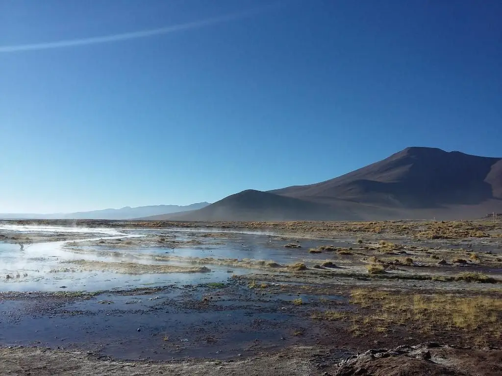 Aguas Termales de Polques: Un Oasis Natural en el Corazón del Altiplano Boliviano