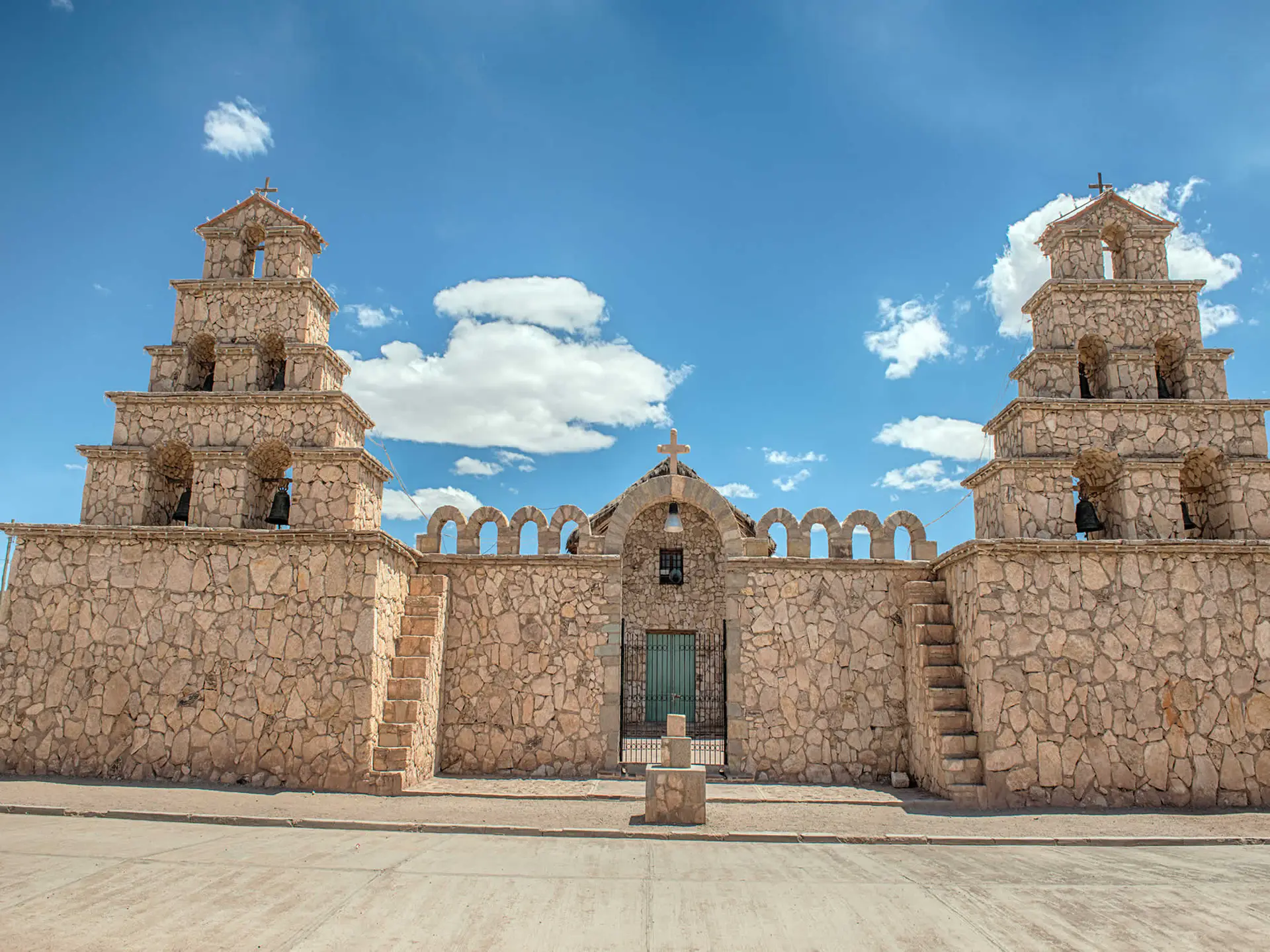 San Cristóbal Bolivia: Un Pueblo con una Historia Escondida en el Altiplano