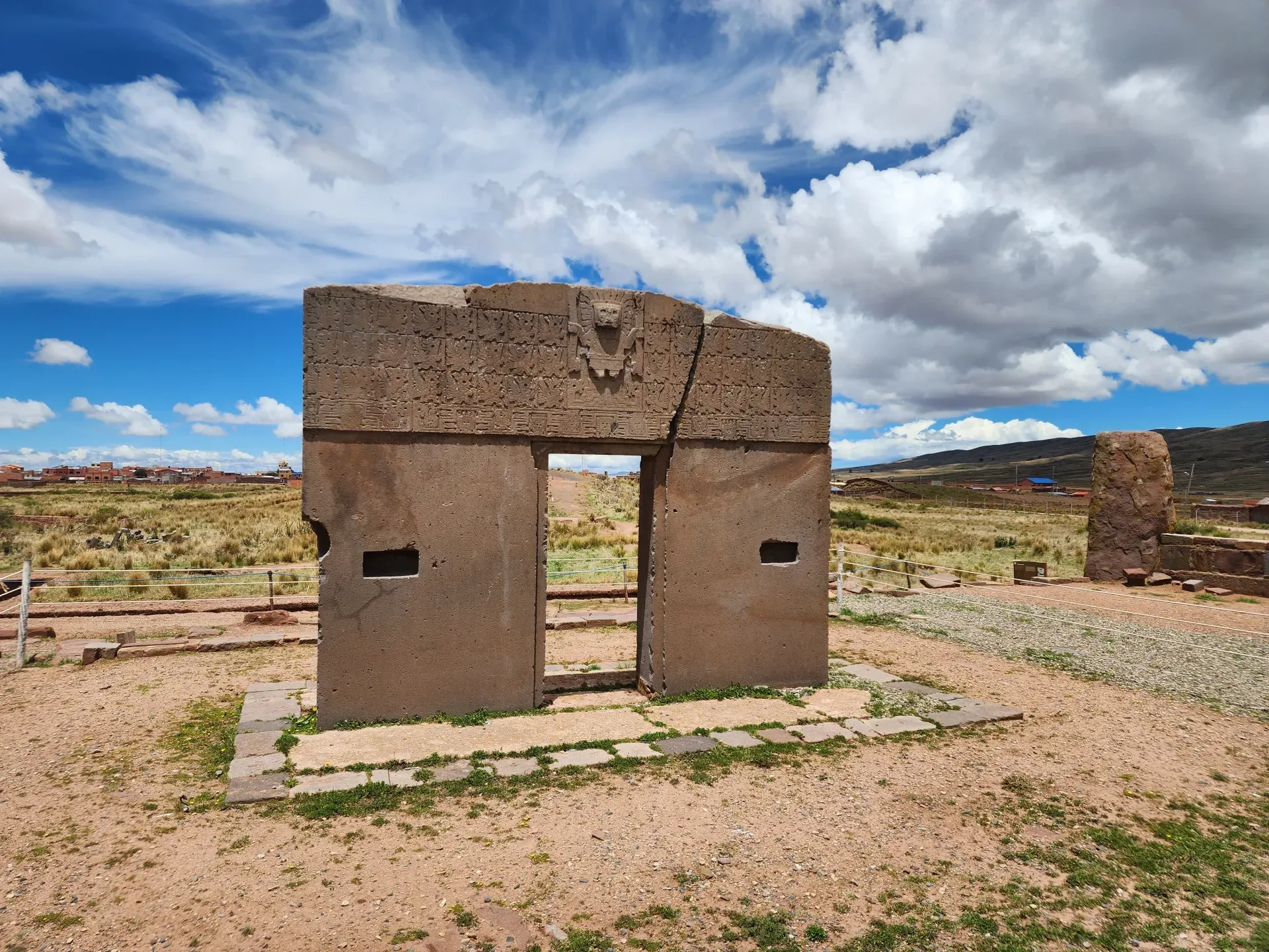 TOUR TIWANAKU